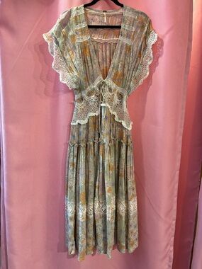 Free People Distressed Floral Lace Trim Maxi Dress. Size Small!
